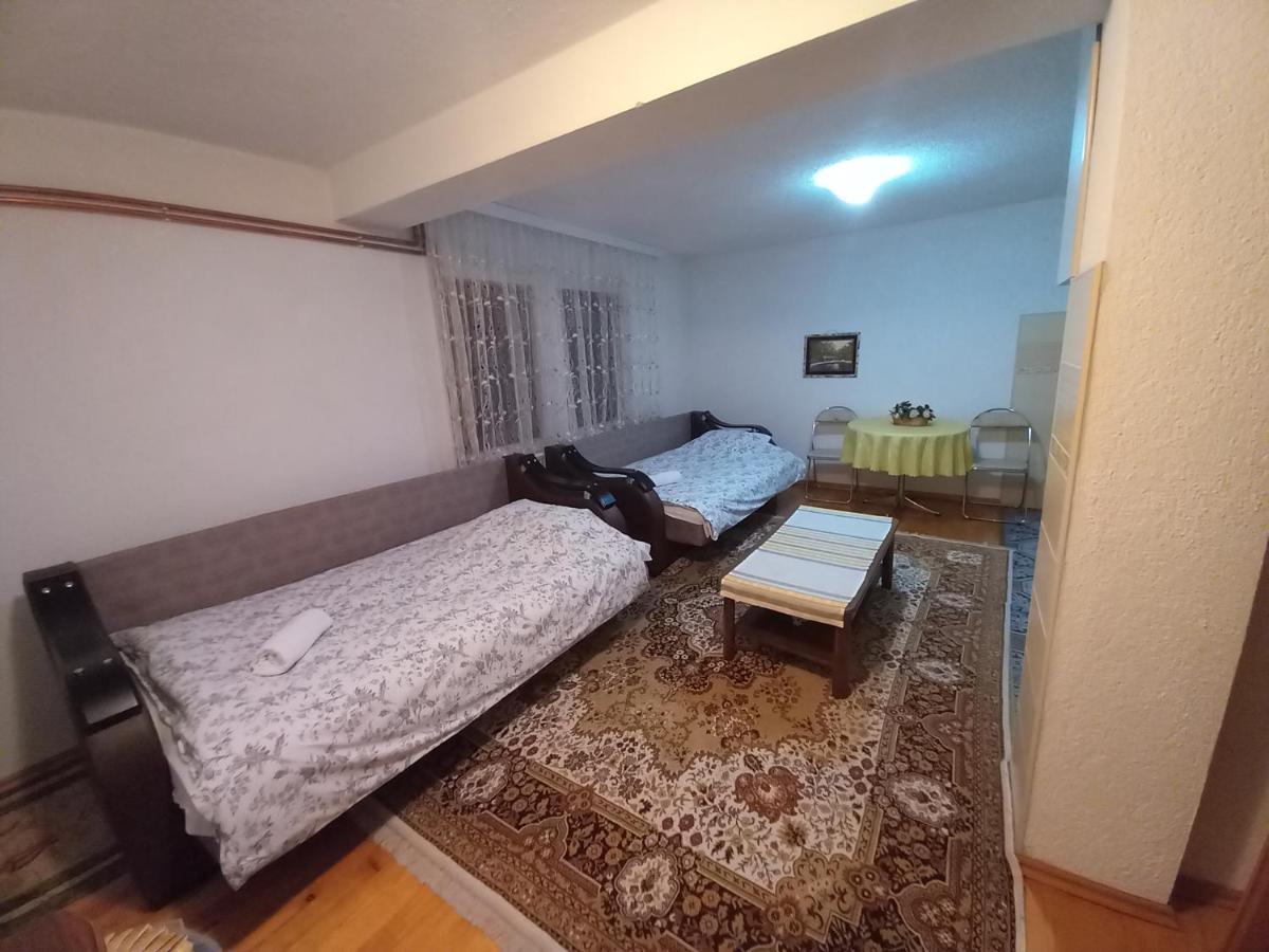 Apartment Little Village Плав Екстериор снимка