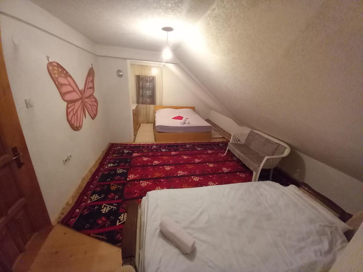 Apartment Little Village Плав Екстериор снимка
