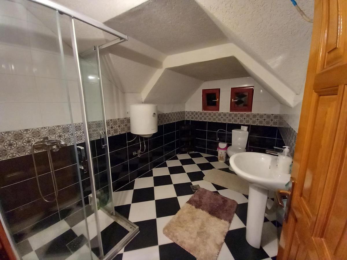 Apartment Little Village Плав Екстериор снимка
