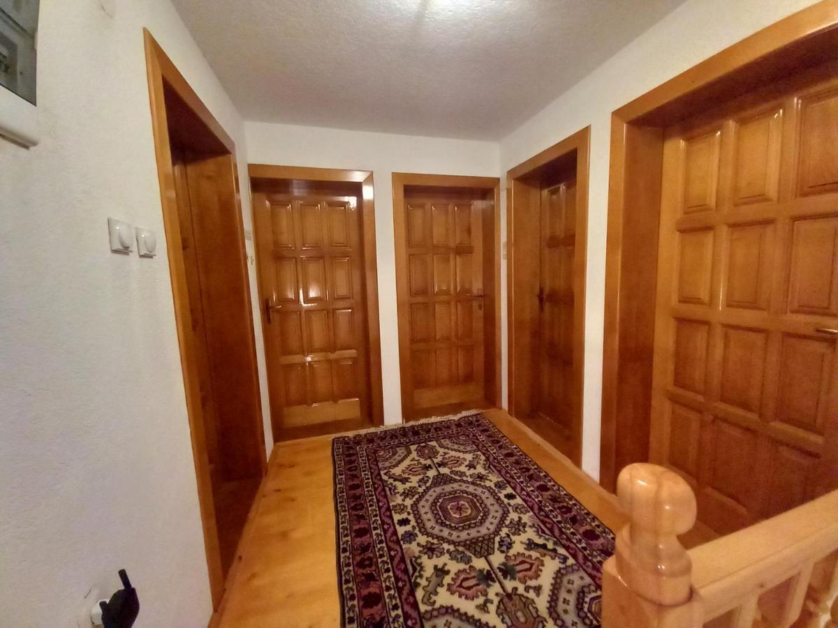 Apartment Little Village Плав Екстериор снимка